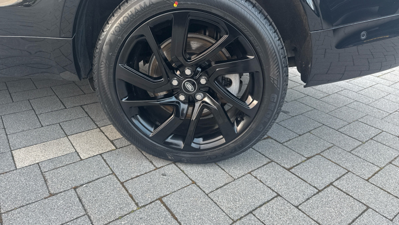 Land Rover Discovery 3.0 D300 R-Dynamic HSE 5dr Auto Diesel Station Wagon